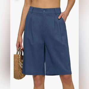 Blue Linen Bermudas